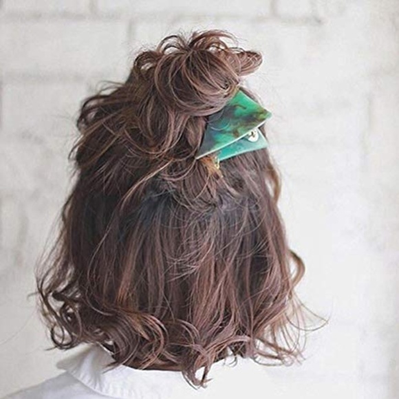 Accessories - Emerald Iridescent Marble & Gold Hair Claw Medium